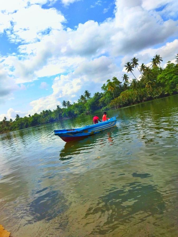 Kosi Giggles Resort Weligama Luaran gambar