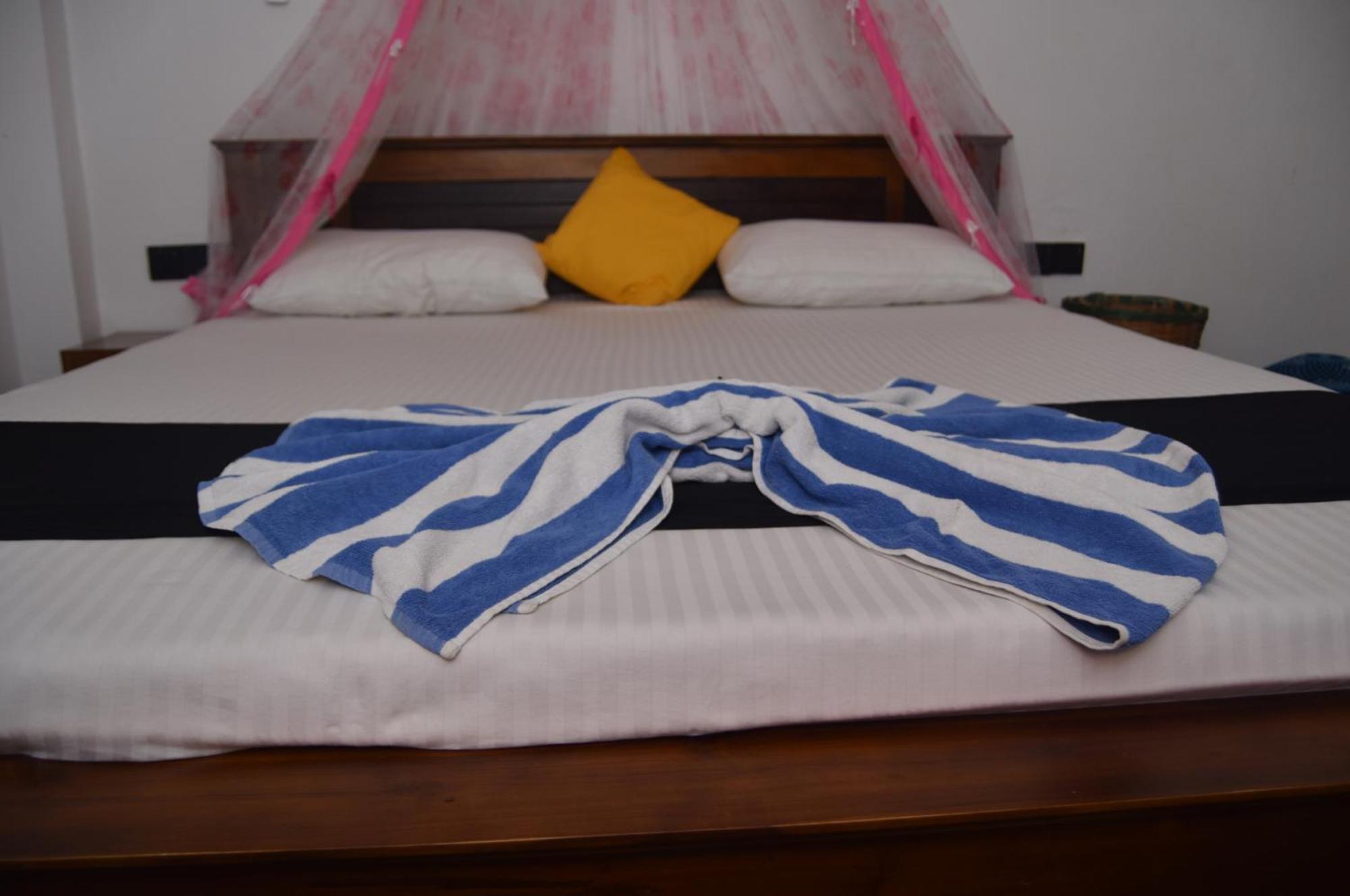 Kosi Giggles Resort Weligama Luaran gambar