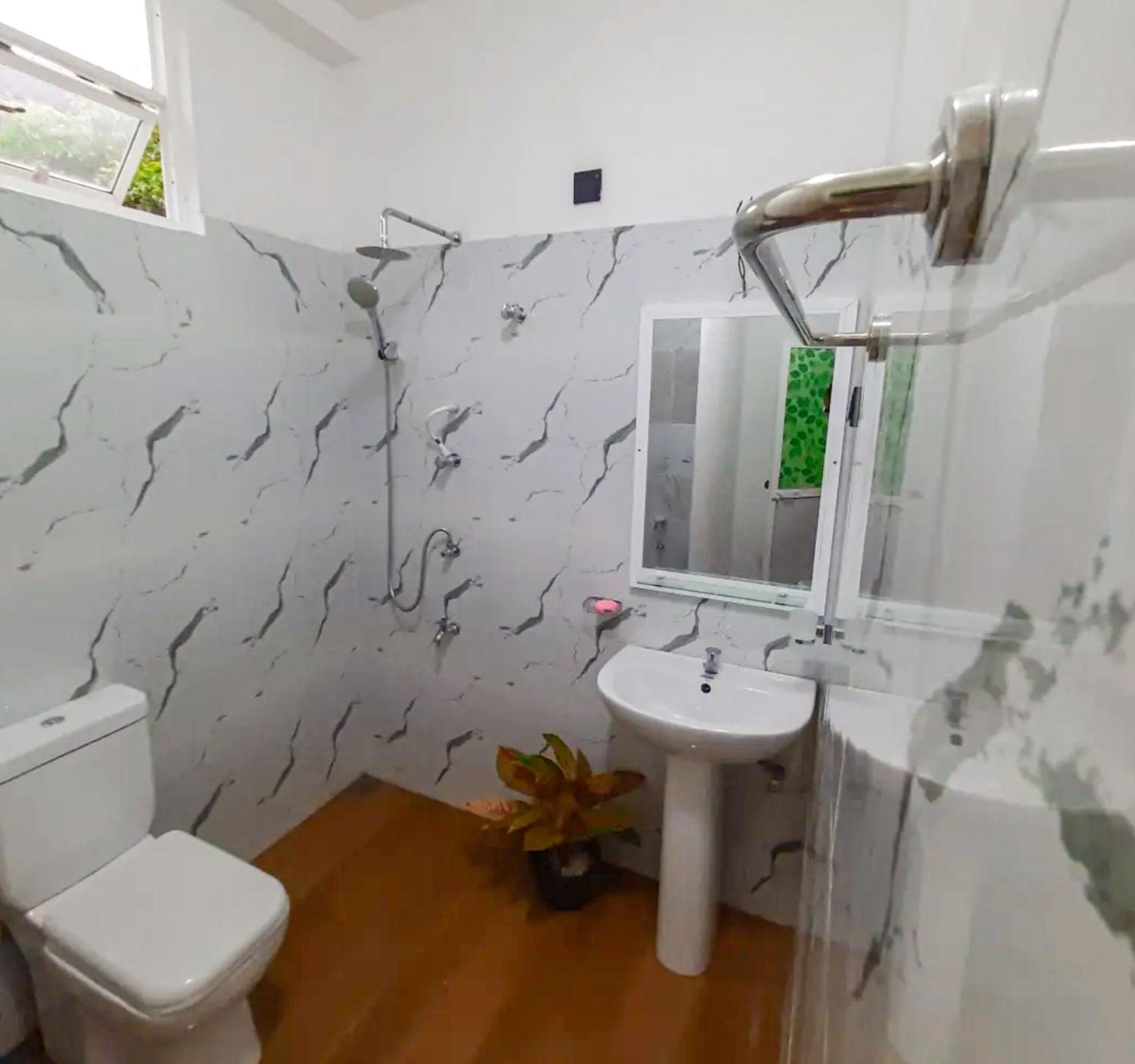 Kosi Giggles Resort Weligama Luaran gambar