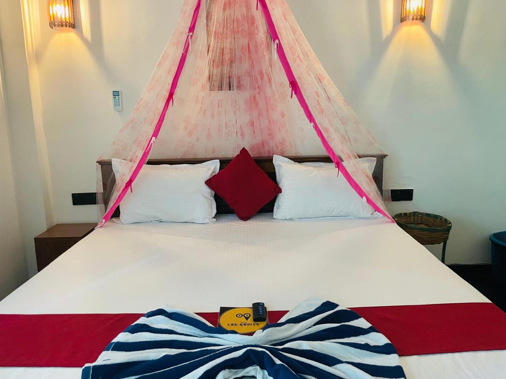 Kosi Giggles Resort Weligama Luaran gambar
